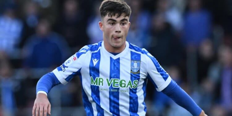 Man Utd star Harry Amass 'set for 12-club January transfer scramble' just days after Ruben Amorim's 'struggling' claim