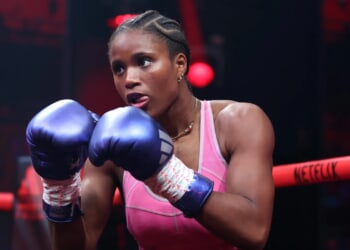 Who is Daniel Dubois' sister Caroline and what is her boxing record?