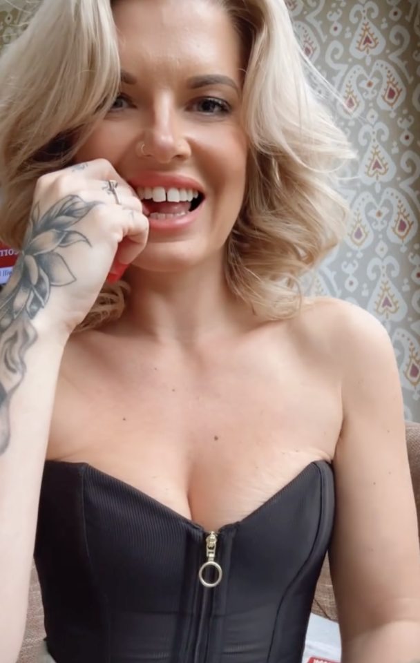 Robyn Quinn smiling while talking about her weight loss surgery.