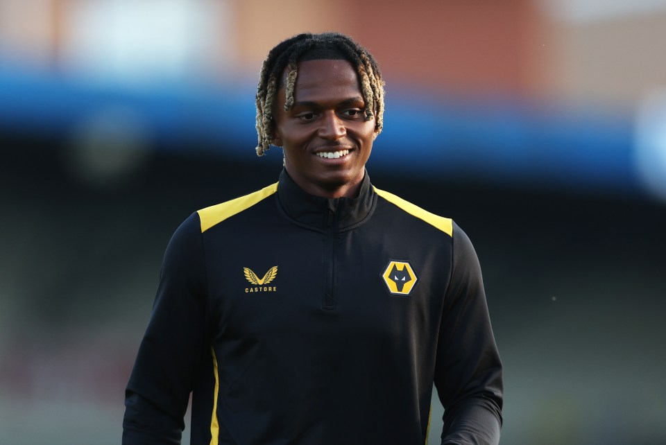 Ethan McLeod of Wolverhampton Wanderers warms up.