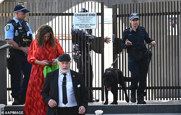 A large police presence is seen  at the funeral service for Tibor Weitzen at Chabad of Bondi in Sydney, Thursday, December 18, 2025. Australia is in mourning after gunmen opened fire on Bondi Beach, killing 15 people in an attack designed to target the Jewish community. (AAP Image/Dean Lewins) NO ARCHIVING
