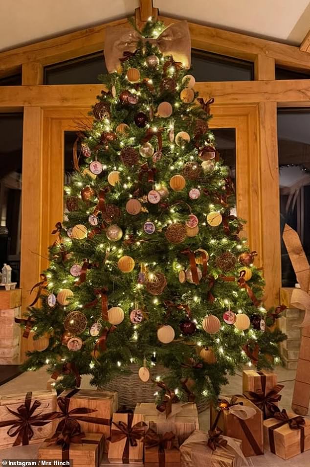 Cleanfluencer Mrs Hinch certainly appears fond of weaving patterns with her rustic-inspired baubles - and wooden-esque gift boxes