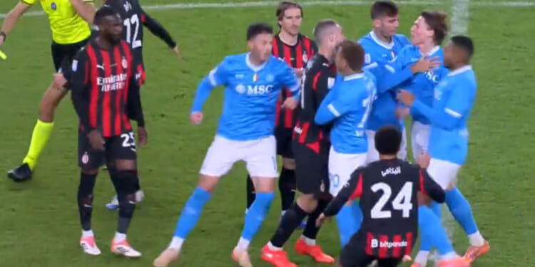 Scott McTominay pulled apart from Fikayo Tomori as huge brawl breaks out during Napoli vs AC Milan clash
