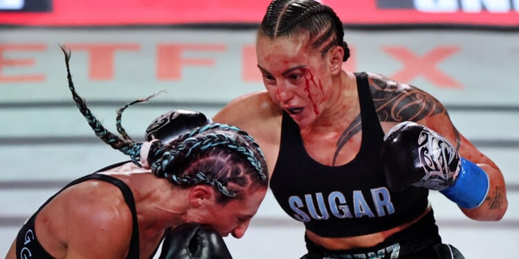 Why is there blood on the canvas for Jake Paul vs Anthony Joshua?