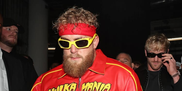 Ring announcer takes subtle swipe at Anthony Joshua just seconds before £200million Netflix fight against Jake Paul