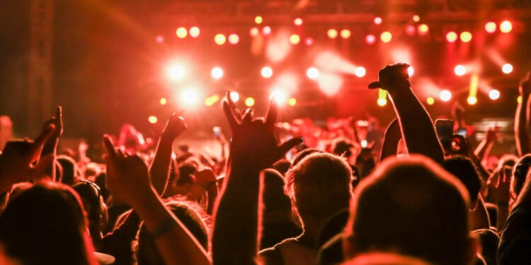 Brit rapper cancels entire leg of tour to film TV show