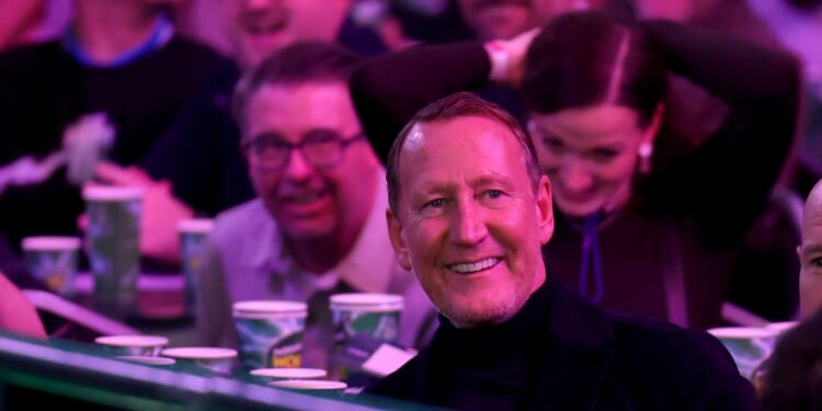 Watch Arsenal Invincible down pint at World Darts Championship after being branded ‘BORING’ by fans at Ally Pally