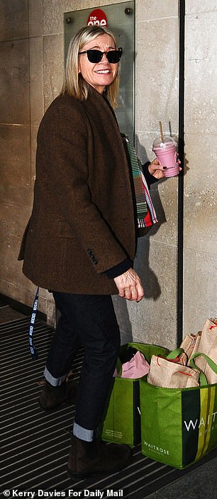 She was seen sipping on a smoothie from Joe And The Juice