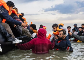 More than 800 small boat migrants cross Channel in single day in highest number for 2 months