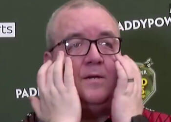 World Darts Championship star Stephen Bunting breaks down in tears as he reveals abuse over  'people's champion' comment