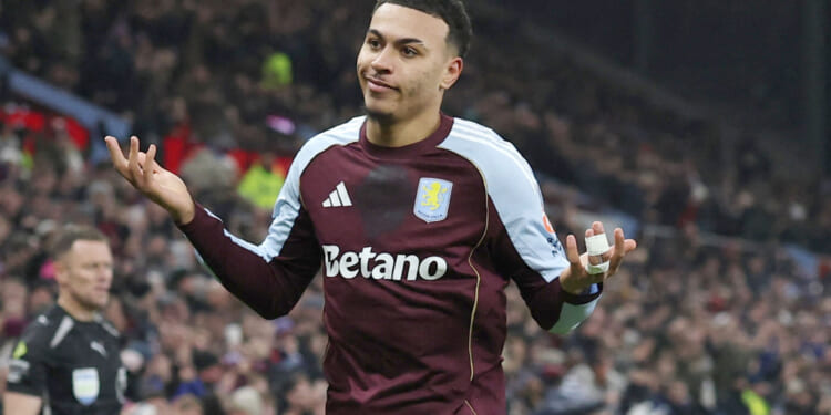 Rogers scores pair of screamers against threadbare United as hosts move 3 points off top spot