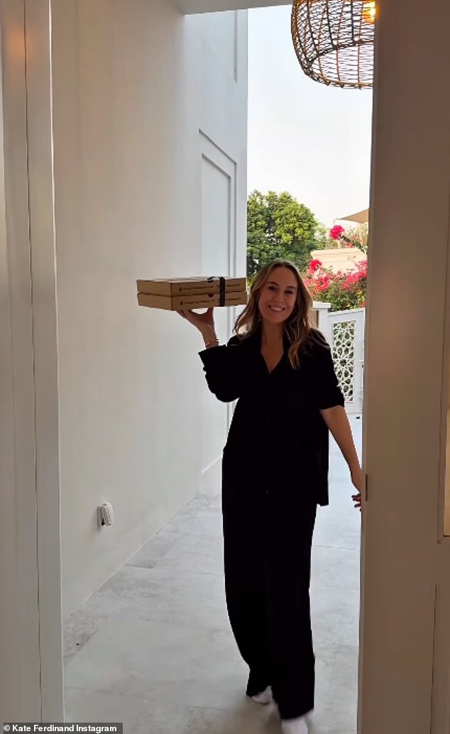 Kate gave her fans a glimpse inside her lavish mansion in Dubai on Sunday as she enjoyed family time with her children