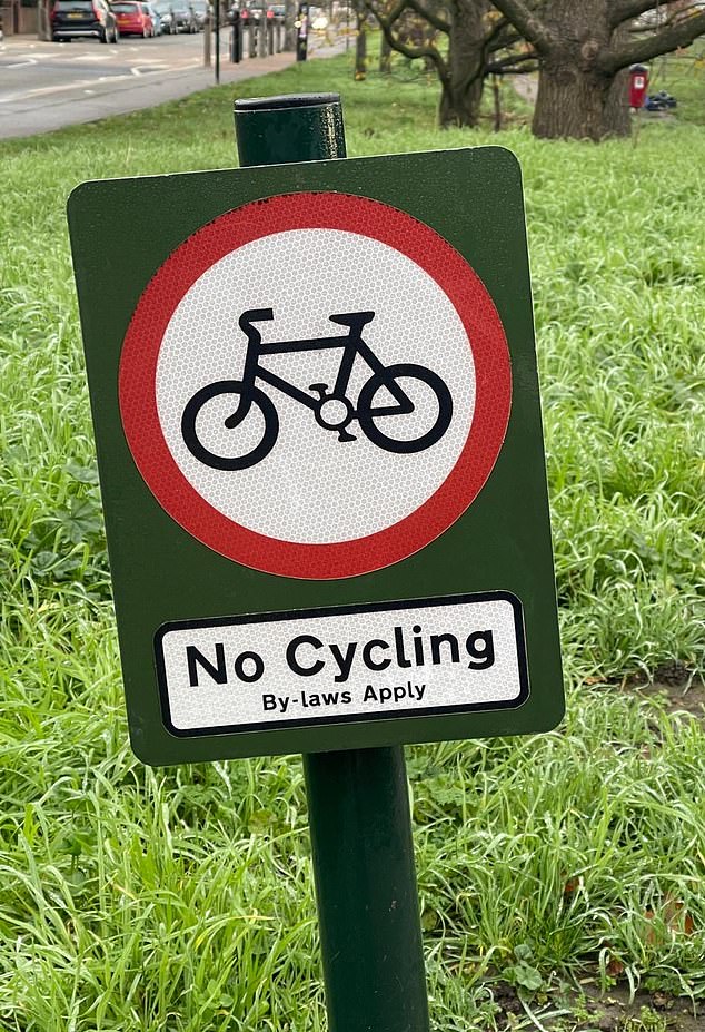 The 200 acres of parkland are bordered by Tooting, Streatham, Clapham and provide a time saving cut through between each - making for a two minute ride instead of 15 minute drive