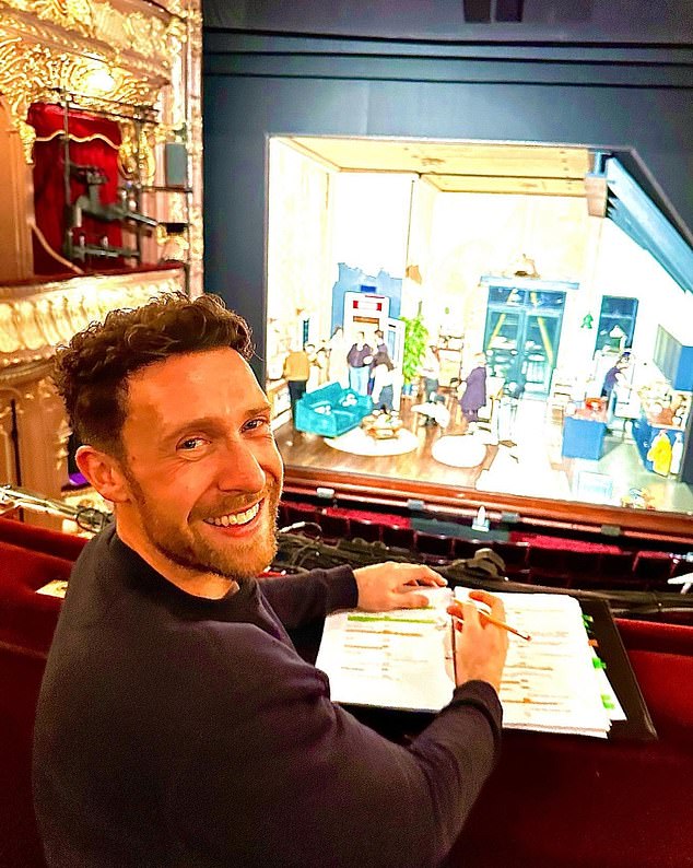 Sources revealed that after the show, the couple introduced Lisa to Grant - who at 34 is 15-years Lisa's junior