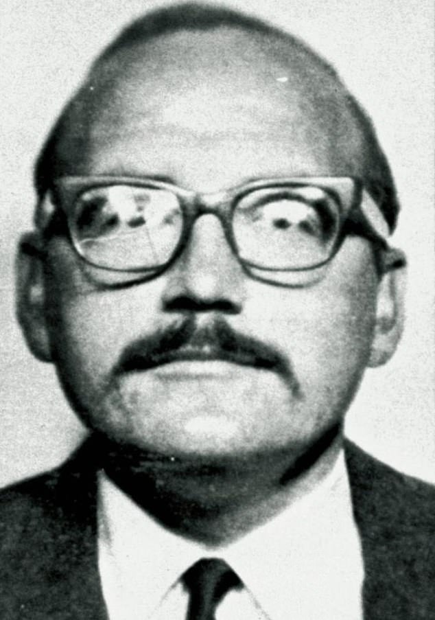 Initially, his death was treated as an unrelated robbery until the Zodiac sent a piece of his blood-stained shirt to the San Francisco Chronicle. Stine was the Zodiac¿s last confirmed victim
