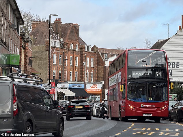 Beckenham High Street features pubs, bars, cafes and many clothes shops