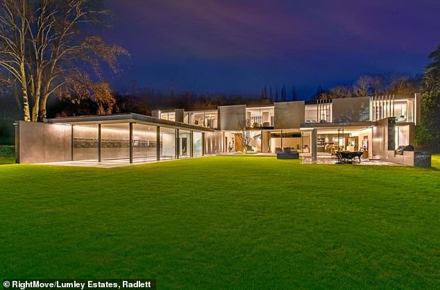 This state of the art home was built by Griggs Bespoke Homes and is on sale for £9,950,000