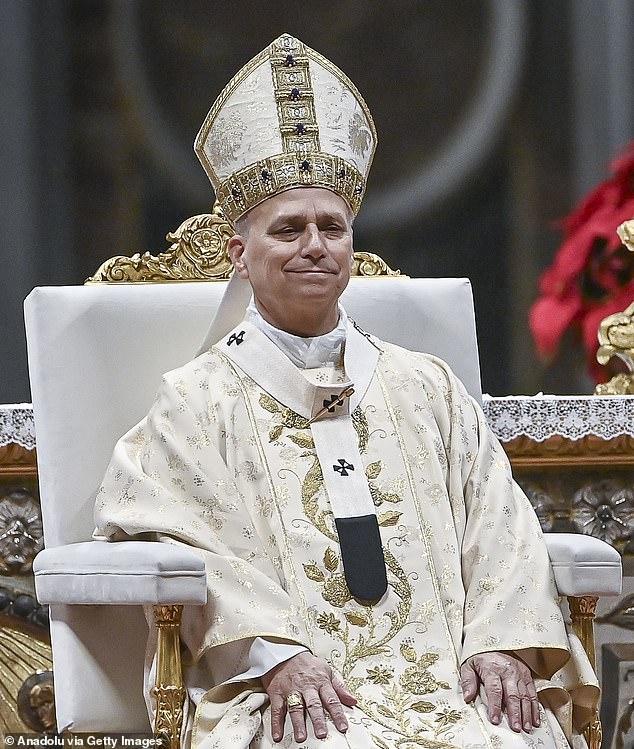 Leo briefly emerged before the mass to greet the soaked crowds, praising their determination to attend despite the weather
