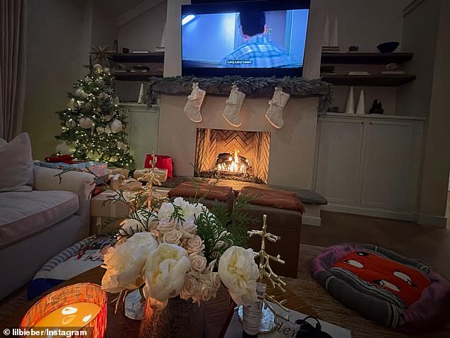 The post also offered an inside glimpse into the Biebers' festive holiday decorations