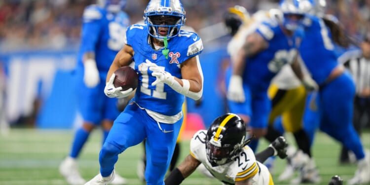 Who is on Netflix's NFL Christmas Day broadcast team?