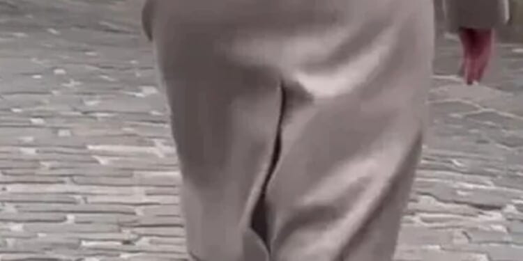 ‘It’s the ultimate embarrassment’ fashionistas warn over a common mistake to be aware of if you got a new coat this Xmas