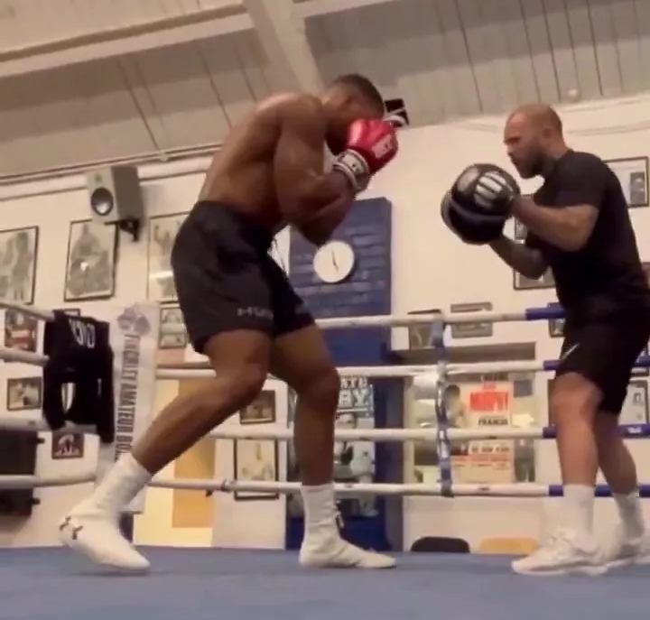 NINTCHDBPICT001047985634