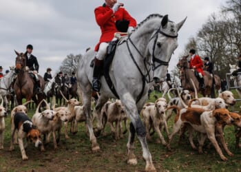 Thousands of trail hunt supporters gather on Boxing Day after Sir Keir Starmer's vow to ban annual tradition