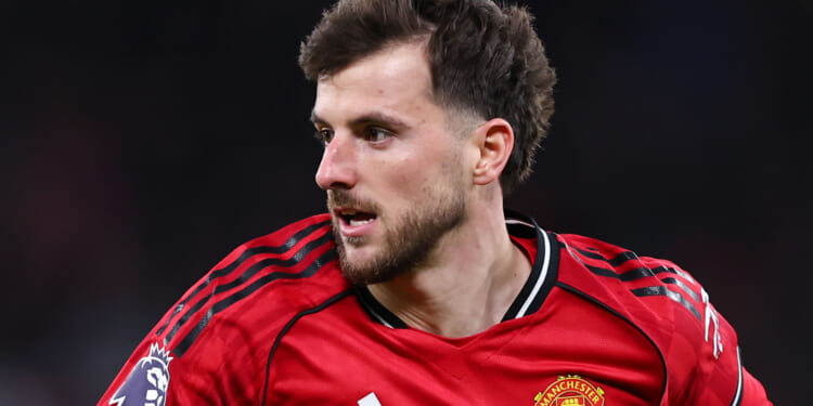 Ruben Amorim delivers Mason Mount injury update after Man Utd star subbed off at half-time