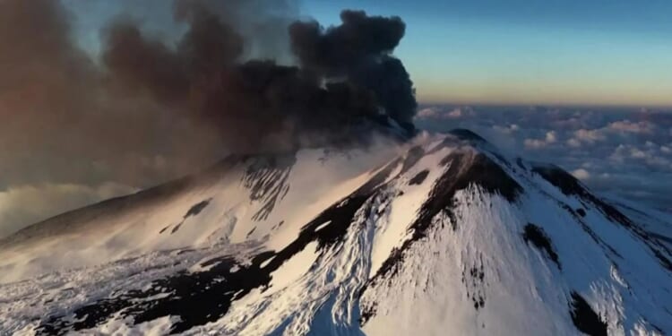 Astonishing footage shows Mount Etna spewing molten hot lava as yellow alert in place with flyers warned of travel chaos