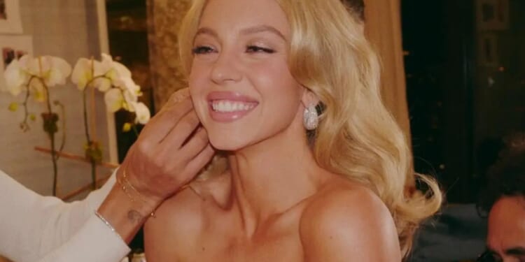 The sexiest naked celeb selfies of 2025 that have left followers' jaws on the floor