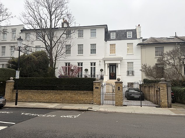 Pictured: The £44.5million Notting Hill mansion without the electric fence around the perimeter