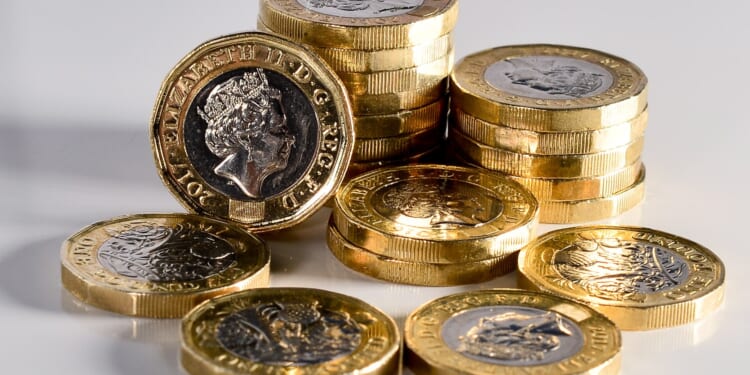 Thousands on benefits including Universal Credit to get early payments tomorrow in New Year boost