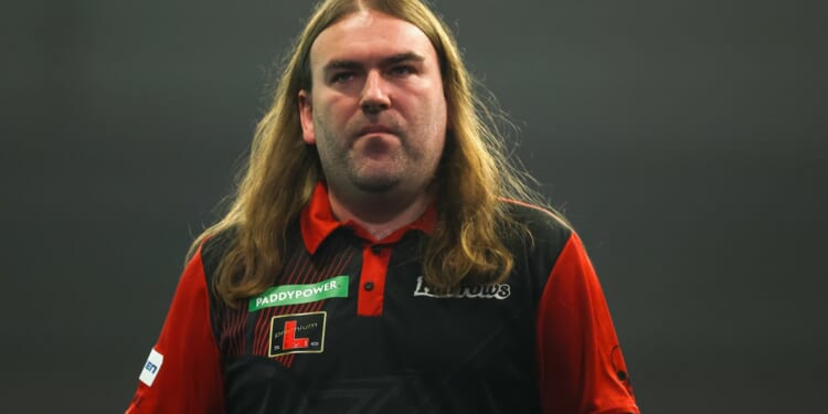 World Darts Championship star Ryan Searle trying to find Poundland to buy partner birthday present despite bagging £100k