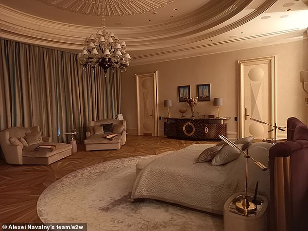 The main Putin bedroom alone measures 2,600 sq ft with a 538 sq ft bathroom