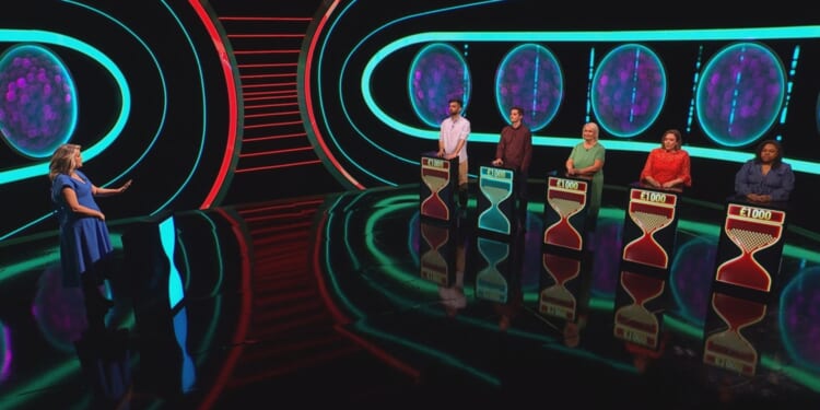 First look at Dragons' Den star's brand new ITV gameshow dubbed the ‘fastest quiz on TV’