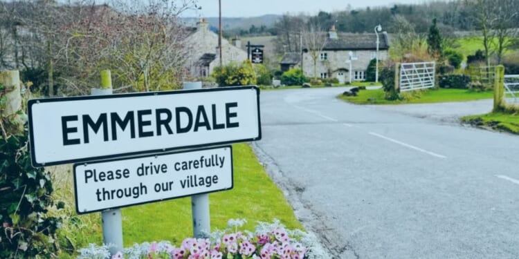Emmerdale horror double exit as villain makes chilling order