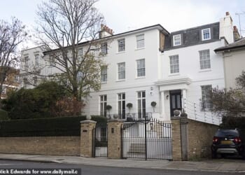 Pictured: A Notting Hill house with an electric fence designed to keep foxes away from the property