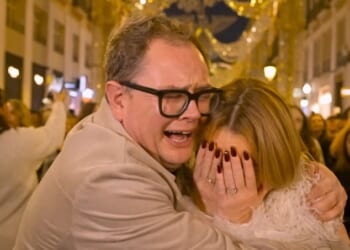 Alan Carr was on hand to comfort pal Amanda Holden after she broke down in tears during a Christmas moment