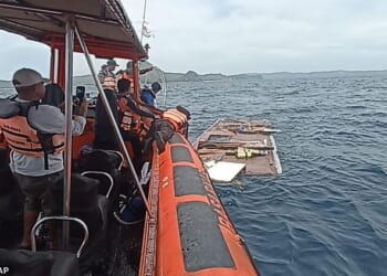 The 12-year-old daughter of a Valencia football manager has been found dead and two of her siblings are feared to have drowned with their father when the family's boat capsized off the coast of Indonesia, according to Spanish media