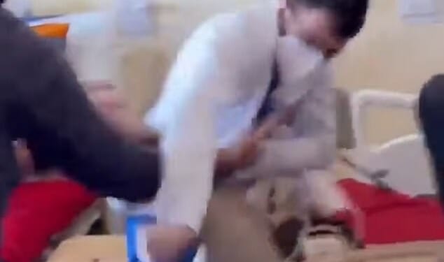 A doctor at Indira Ghandi Medical College in Shimla (IGMC), northern India, was accused of physically assaulting the patient during the altercation on Monday