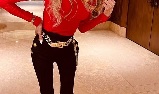 La Toya Jackson has alarmed fans after showing off her extremely slender frame on social media