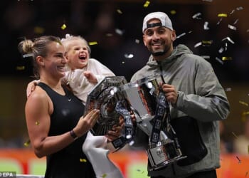 Nick Kyrgios comfortably won the controversial Battle of the Sexes match in Dubai
