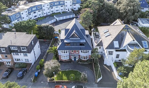 The early 19th century three-storey house is located in the middle of the exclusive peninsula in the 'millionaire¿s row' of Sandbanks
