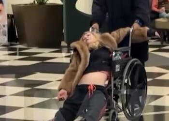 Today Tara Reid learned that police had closed their investigation into the probe of whether her drink was spiked at an Illinois hotel (pictured: Tara at the hotel)