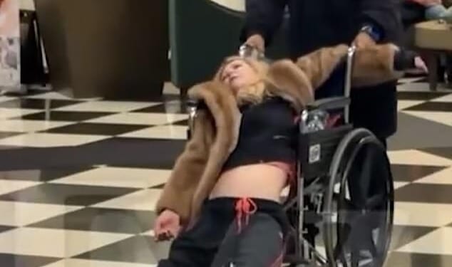 Today Tara Reid learned that police had closed their investigation into the probe of whether her drink was spiked at an Illinois hotel (pictured: Tara at the hotel)