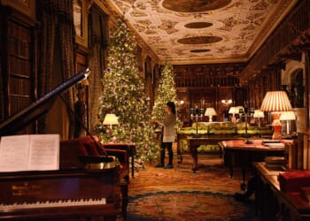 The Lonely Joys of Christmas Cards