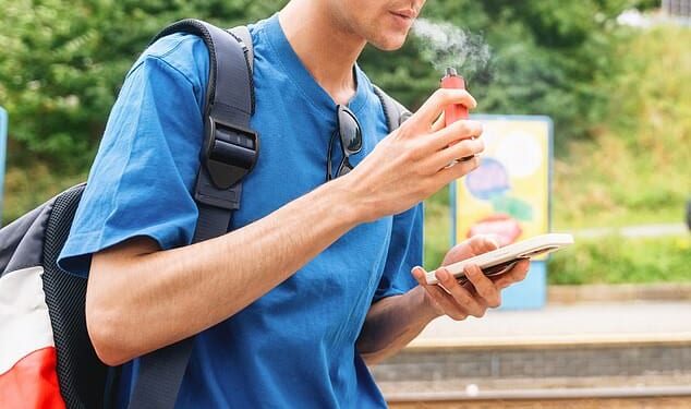 With the surge of holidaymakers heading away on their festive breaks, one expert has warned against making a common vaping mistake