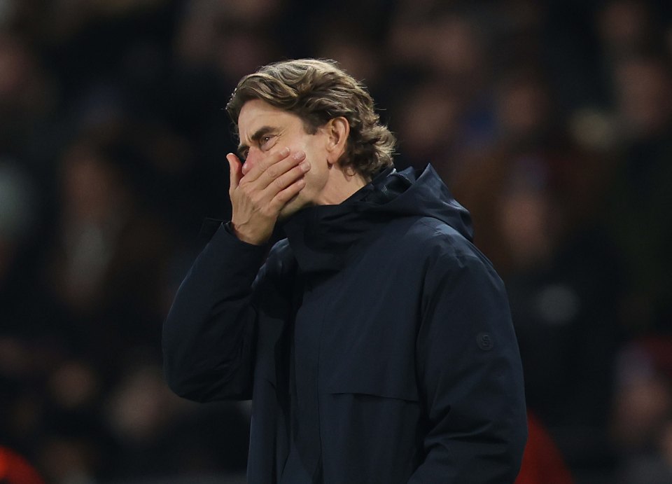 Tottenham Hotspur manager Thomas Frank looking dejected.