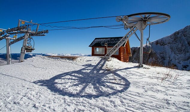 A two-person chairlift at the resort, where the incident took place. A detailed investigation into the accident is currently underway, according to the public prosecutor's office