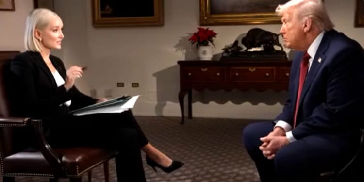 Trump Sends Message to Supreme Court Conservatives Thomas and Alito Amid Retirement Buzz